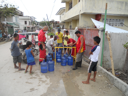 drinking water distribution in the philippines 